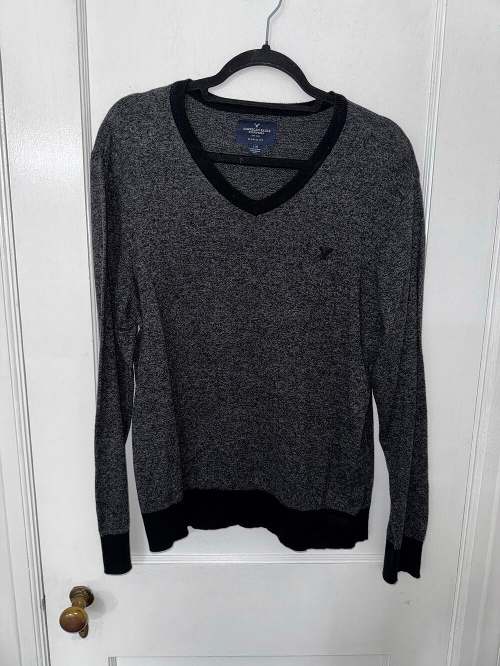 American Eagle Black & Grey Men’s Large V-Neck Sweater